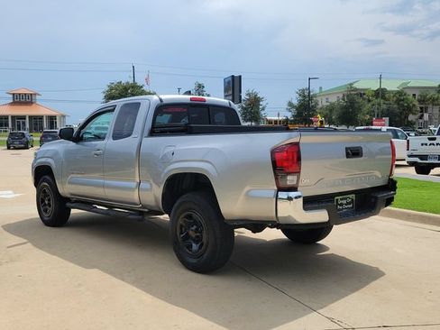 Used 2023 Toyota Tacoma SR5 RWD image 3