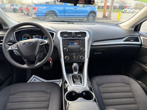 Used 2014 Ford Fusion SE image 10