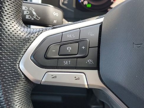 Used 2022 Volkswagen Atlas SEL Premium image 19