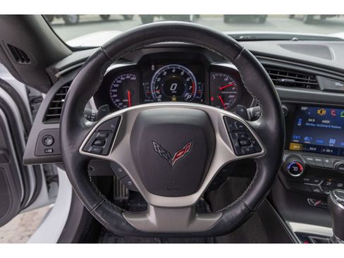 Used 2019 Chevrolet Corvette Stingray 1LT image 22