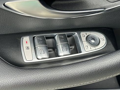 Used 2020 Mercedes-Benz E 350 Sedan image 15