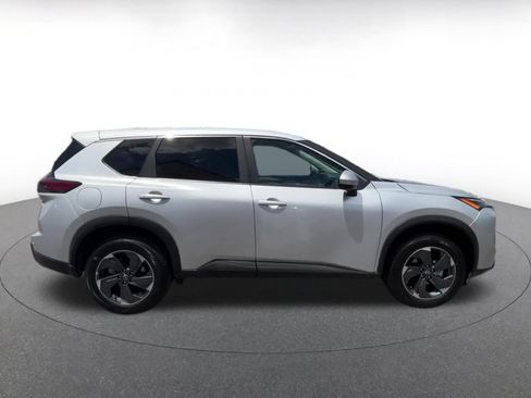 Used 2025 Nissan Rogue SV FWD image 16