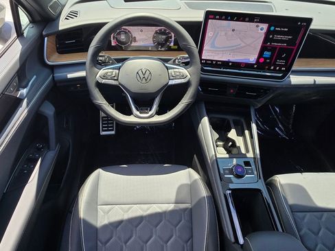 New 2026 Volkswagen Tiguan SEL R-Line AWD/4WD image 7