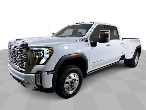 New 2026 GMC Sierra 3500 Denali w/ Denali Reserve Package AWD/4WD image 5
