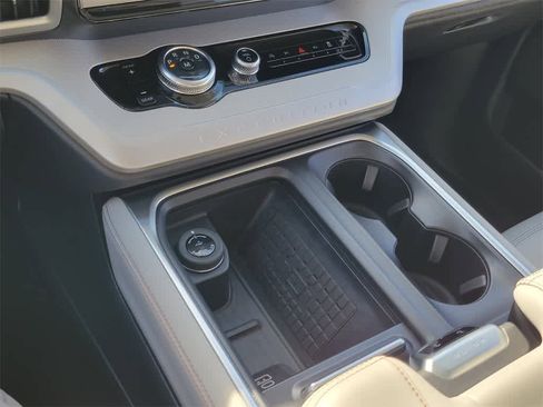 Used 2025 Ford Expedition Max Active image 23