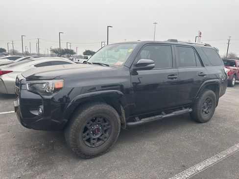 Used 2021 Toyota 4Runner SR5 Premium image 1