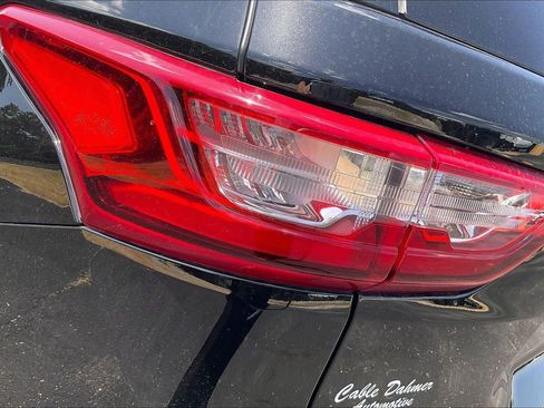 Used 2021 Chevrolet Traverse RS w/ LPO, Floor Liner Package FWD image 28