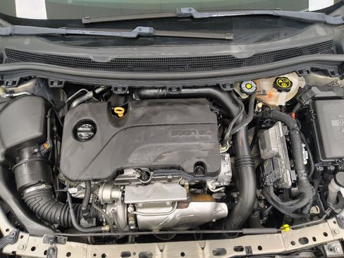 Used 2019 Chevrolet Cruze LT w/ Convenience Package FWD image 30