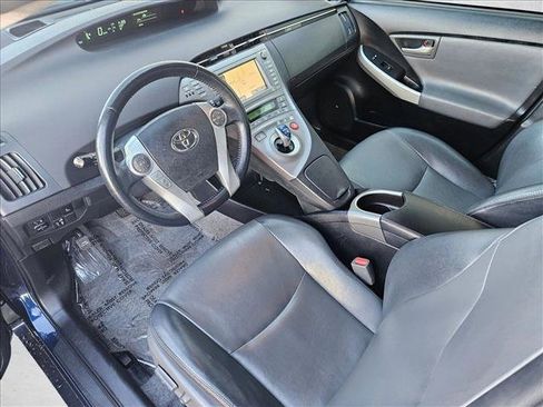 Used 2014 Toyota Prius Four image 9