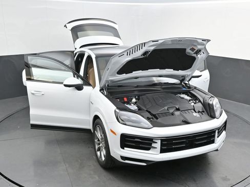 New 2026 Porsche Cayenne S image 48