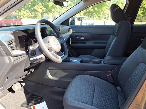 New 2026 Nissan Kicks SV w/ SV Premium Package image 5