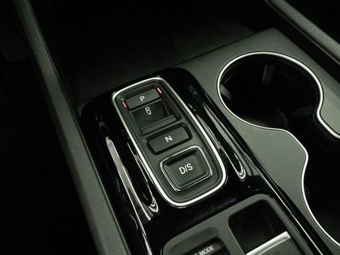 Certified 2025 Honda Pilot Sport image 10