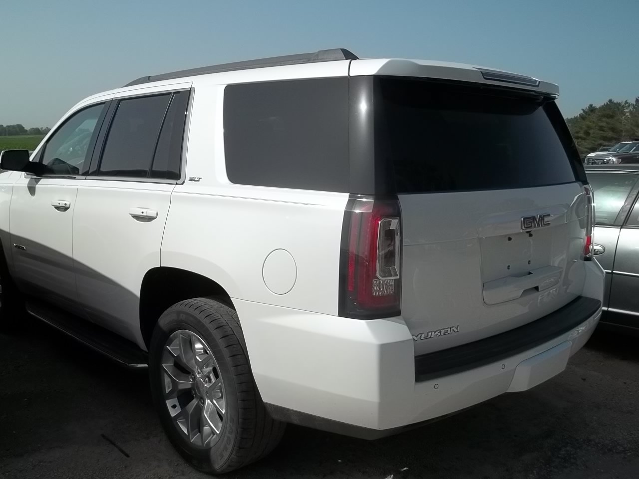 Used 2016 GMC Yukon SLT w/ Open Road Package AWD/4WD image 4