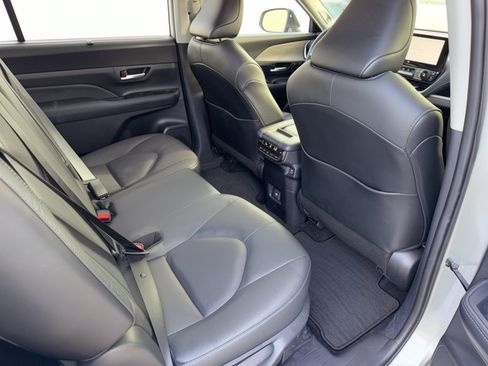 Used 2024 Toyota Grand Highlander FWD image 29