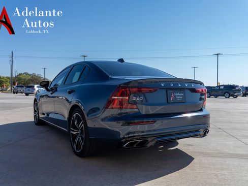 Used 2019 Volvo S60 T8 R-Design image 4