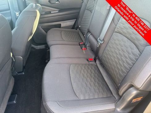 Used 2024 Nissan Pathfinder SV image 11