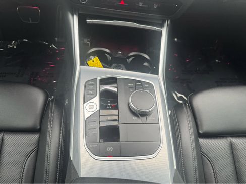 Used 2024 BMW 330i Sedan w/ M Sport Package image 16