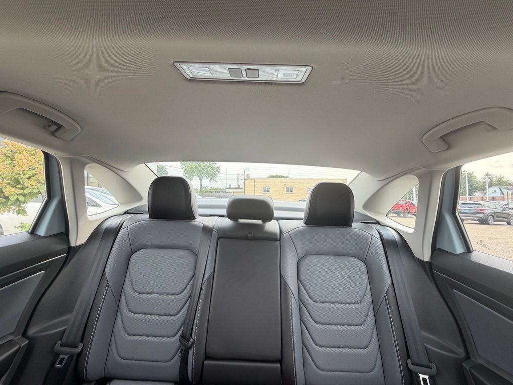 Used 2026 Volkswagen Jetta SEL FWD image 12