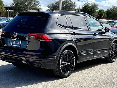 Certified 2022 Volkswagen Tiguan SE R-Line image 5