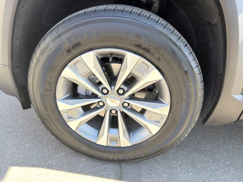 Used 2026 Chevrolet Equinox LT FWD image 36