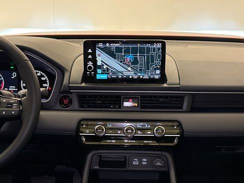 New 2025 Honda Pilot Touring image 17