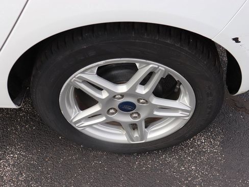 Used 2019 Ford Fiesta SE image 5