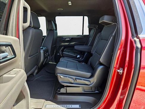 New 2025 Chevrolet Suburban Premier image 13