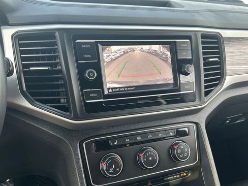 Certified 2022 Volkswagen Atlas Cross Sport SE image 23