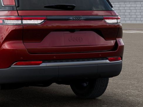 New 2026 Jeep Grand Cherokee Altitude RWD image 13
