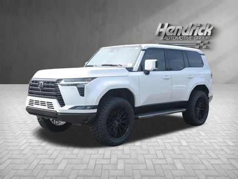 Used 2024 Lexus GX 550 w/ Cold Area Package AWD/4WD image 5
