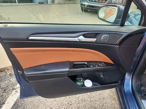 Used 2019 Ford Fusion Titanium FWD image 6
