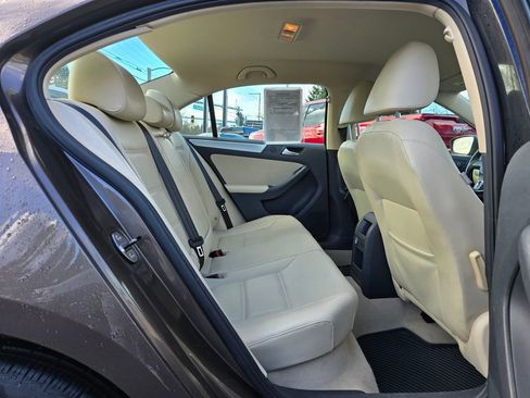 Used 2013 Volkswagen Jetta SE image 42
