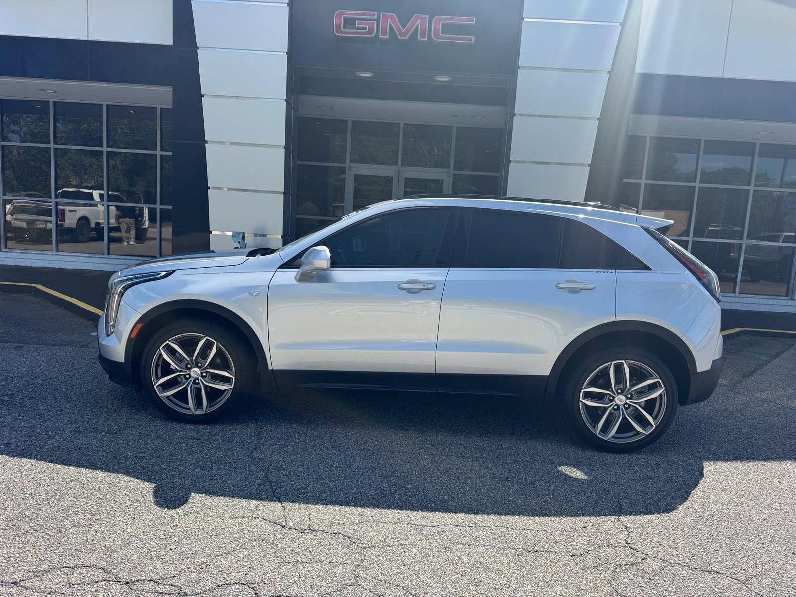 Certified 2019 Cadillac XT4 Sport w/ Cold Weather Package FWD image 4