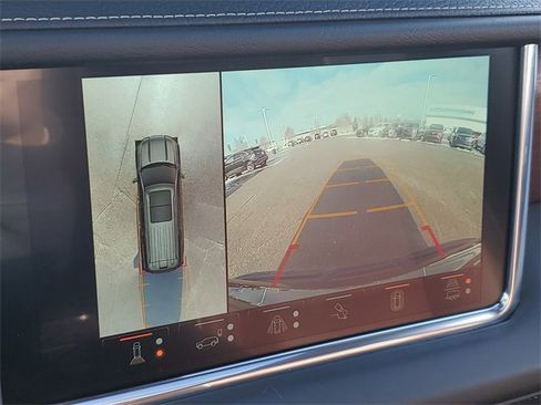 Used 2023 GMC Yukon Denali Ultimate image 16