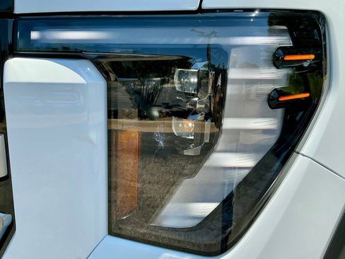 Used 2026 GMC Sierra 2500 AT4 w/ AT4 Premium Plus Package AWD/4WD image 8