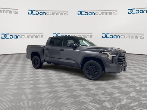 Used 2022 Toyota Tundra SR5 RWD image 2