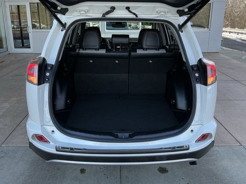 Used 2018 Toyota RAV4 Limited image 24