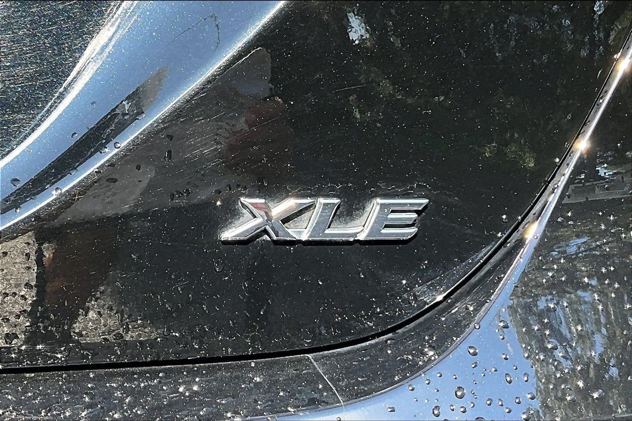 Used 2024 Toyota Camry XLE FWD image 21