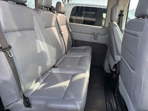 Used 2018 Ford Transit 150 XL image 6