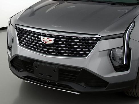 Used 2024 Cadillac XT4 Premium Luxury image 7