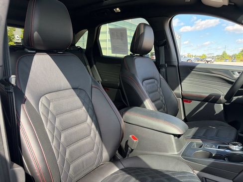 Used 2023 Ford Escape ST-Line Elite w/ Premium Technology Package AWD/4WD image 13