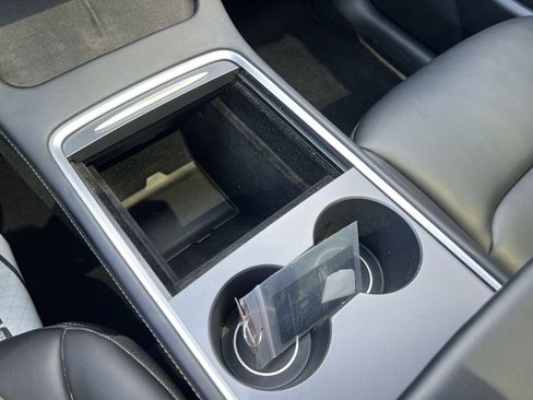 Used 2021 Tesla Model Y Long Range image 7