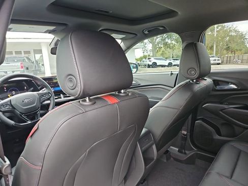 New 2026 Chevrolet Trax RS w/ Sunroof Package image 11