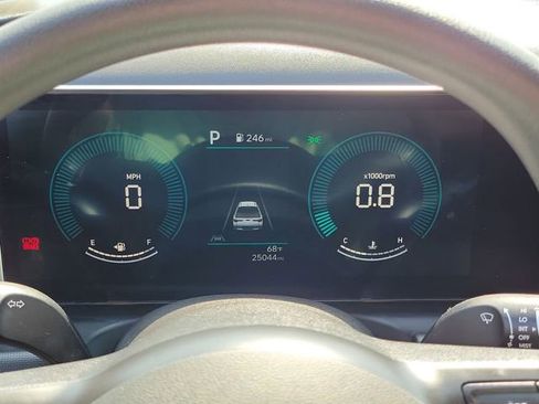 Used 2025 Hyundai Santa Cruz SEL AWD/4WD image 9