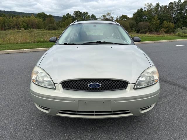 Used 2005 Ford Taurus SE FWD image 2