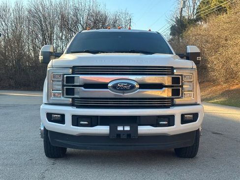 Used 2018 Ford F350 Limited image 2