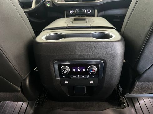 Used 2021 Chevrolet Suburban Premier w/ Premium Package AWD/4WD image 23