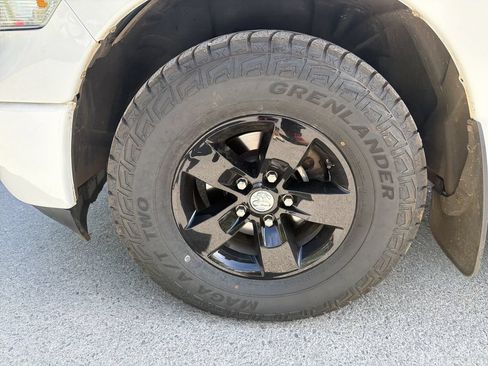 Used 2023 RAM 1500 Classic SLT w/ Protection Group AWD/4WD image 10