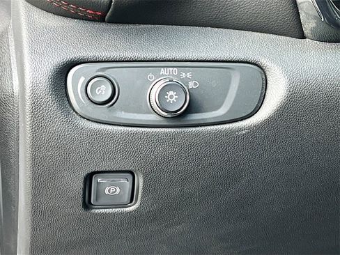 Used 2022 Chevrolet Blazer RS image 10