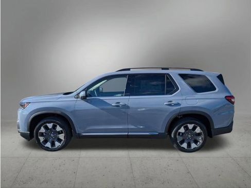 New 2026 Honda Pilot Touring image 2